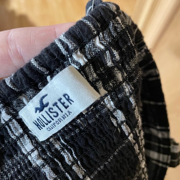 #52- HOLLISTER-plaid crop tank - Picture 3 of 3